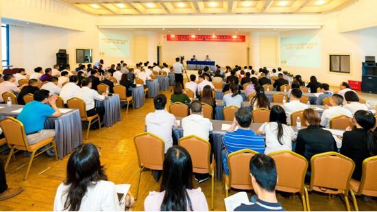 专一赶路，也要仰面寻路