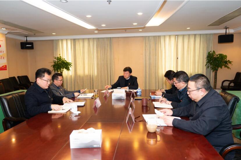 尊龙集团官网集团党委召开中心组进建专题钻研 党的十九届四中全会及省委十一届六次 全会心灵