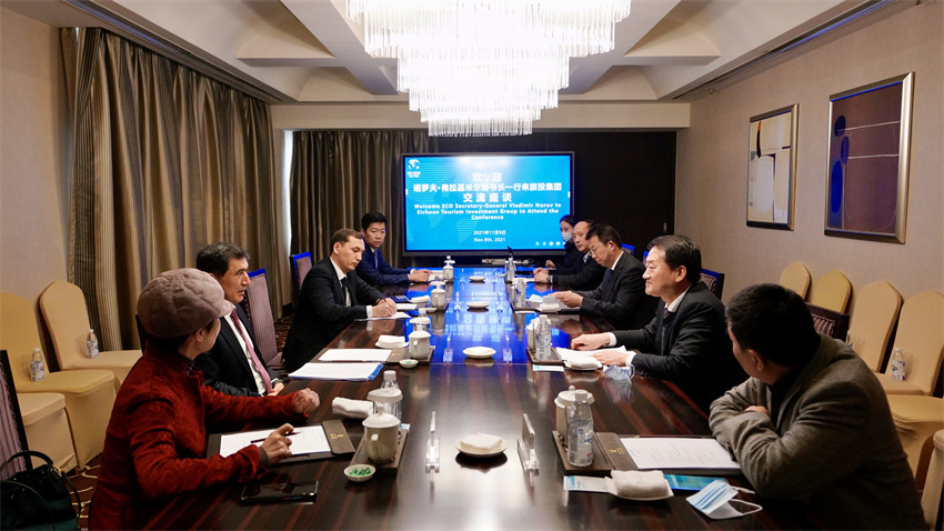 尊龙集团官网集团党委书记、董事长任丁会见上合组织秘书长诺罗夫一行