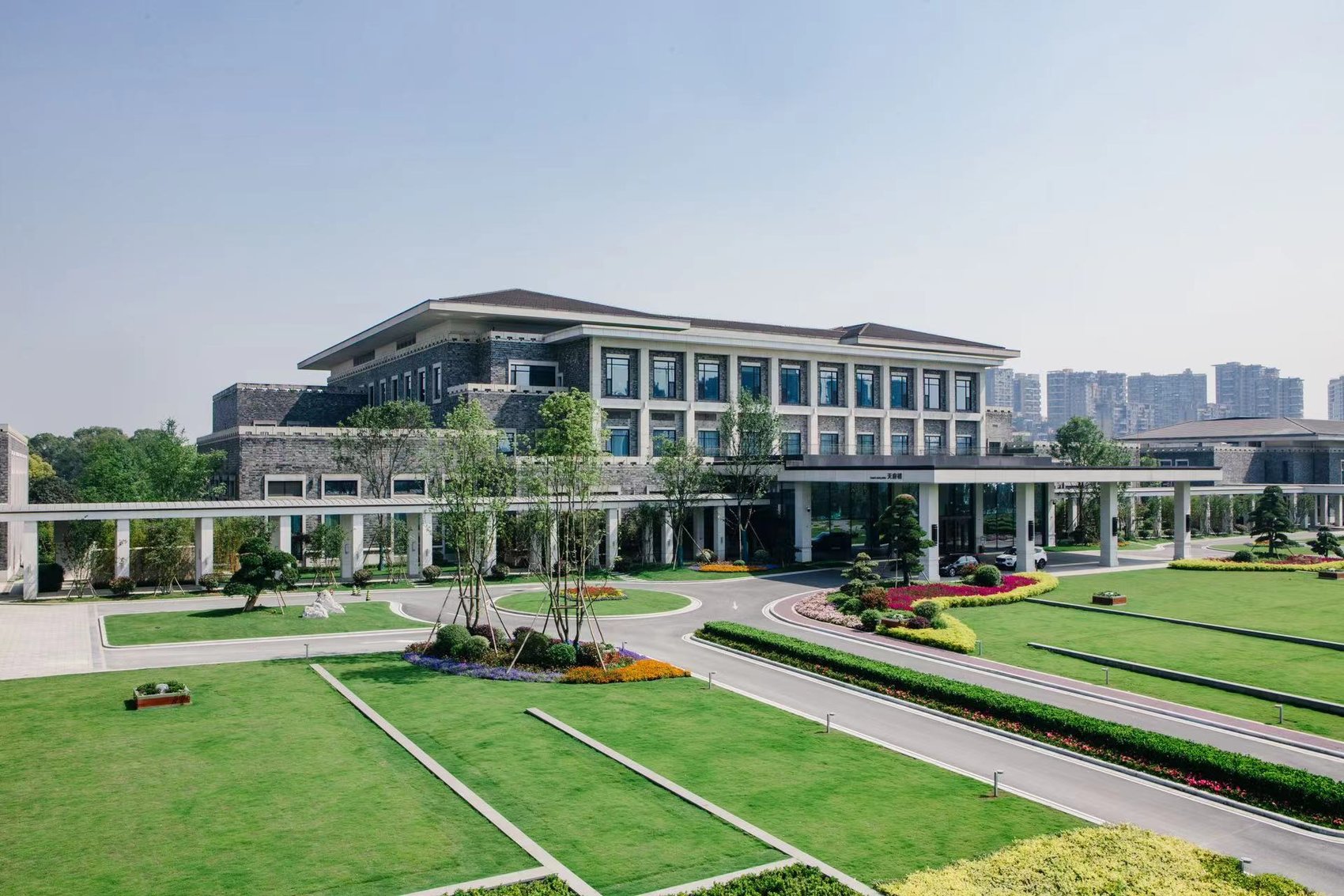 整合全省游览资产 壮大“万亿级”文旅产业集群 四川尊龙集团官网打造“国内一流驰名酒店集团”