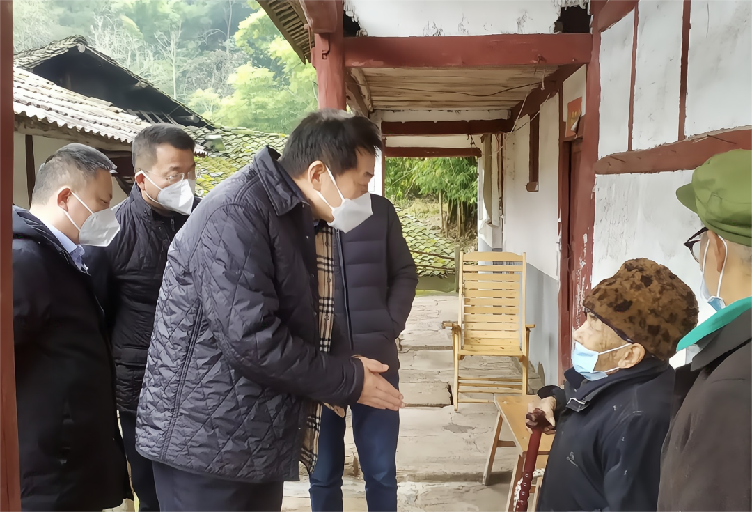 四川省尊龙集团官网集团党委书记、董事长任丁率队赴嘉陵区发展助扶工作