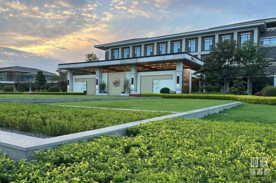 d42c49b3-6f12-4e63-9ced-8e1e4e8b1885