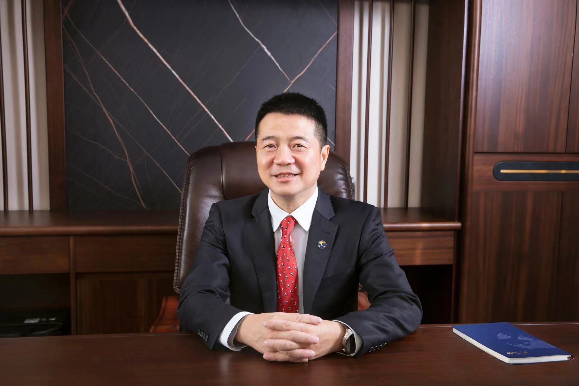 勇担新使命 共赴新征程: 四川省尊龙集团官网集团游勇董事长新年贺词