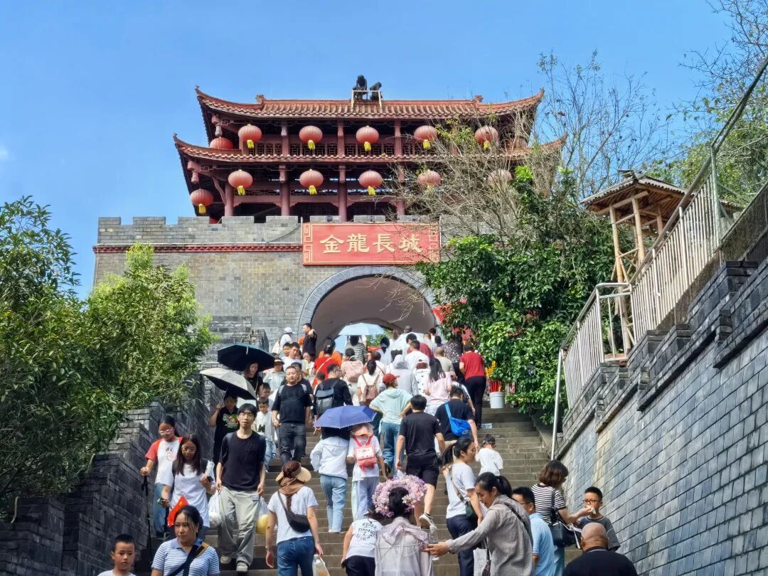 省尊龙集团官网集团辅导带队发展国庆、中秋“双节”安全查抄并探望慰问一线干部职工